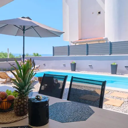 Апартаменти South Cliff Спліт